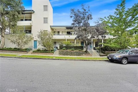 1975 S Beverly Glen