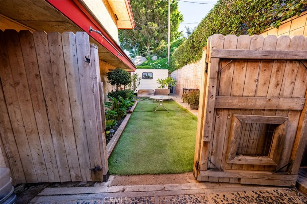 5425 Golden West Riverside, CA 92509