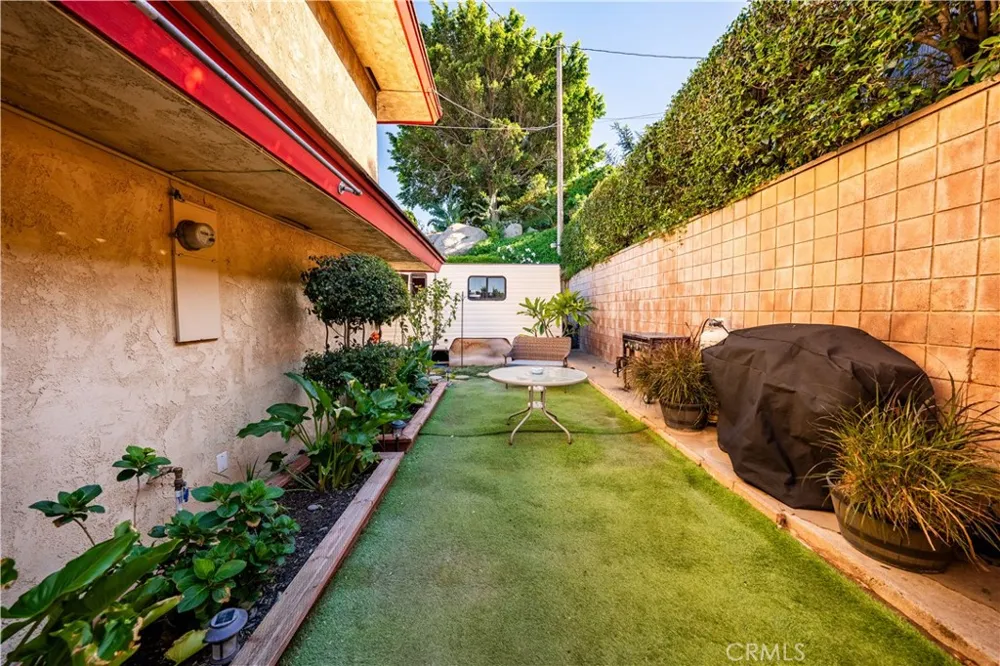 5425 Golden West Riverside, CA 92509