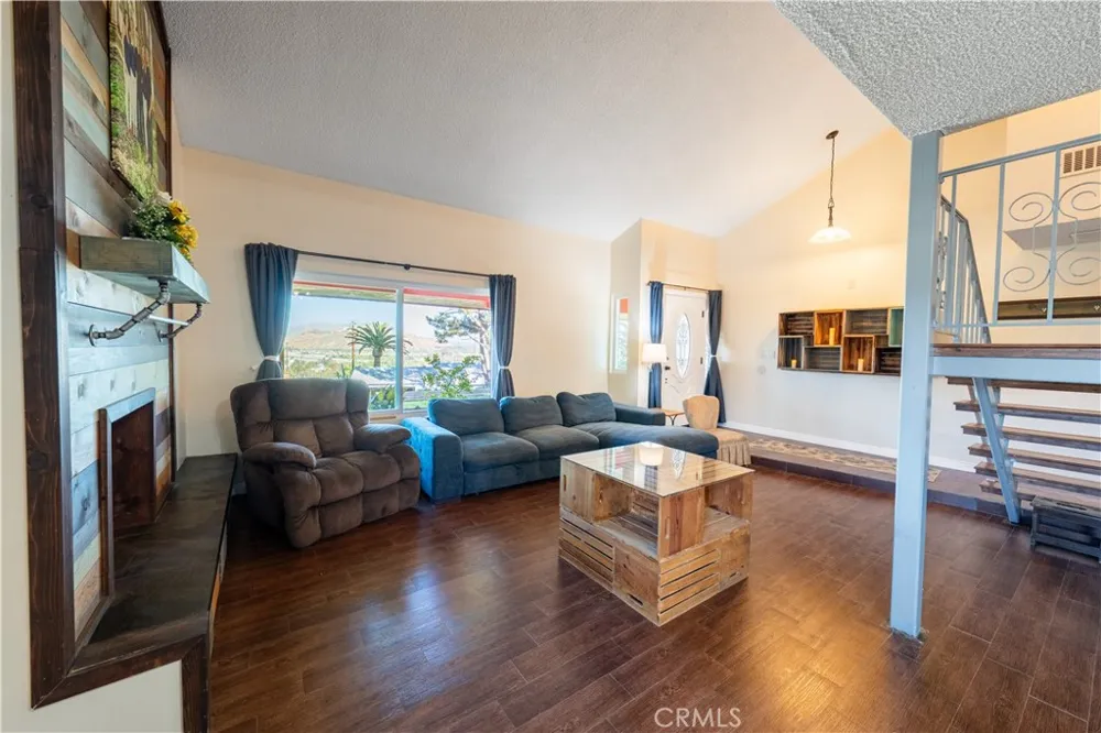 5425 Golden West Riverside, CA 92509
