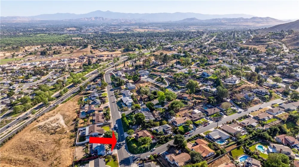 5425 Golden West Riverside, CA 92509