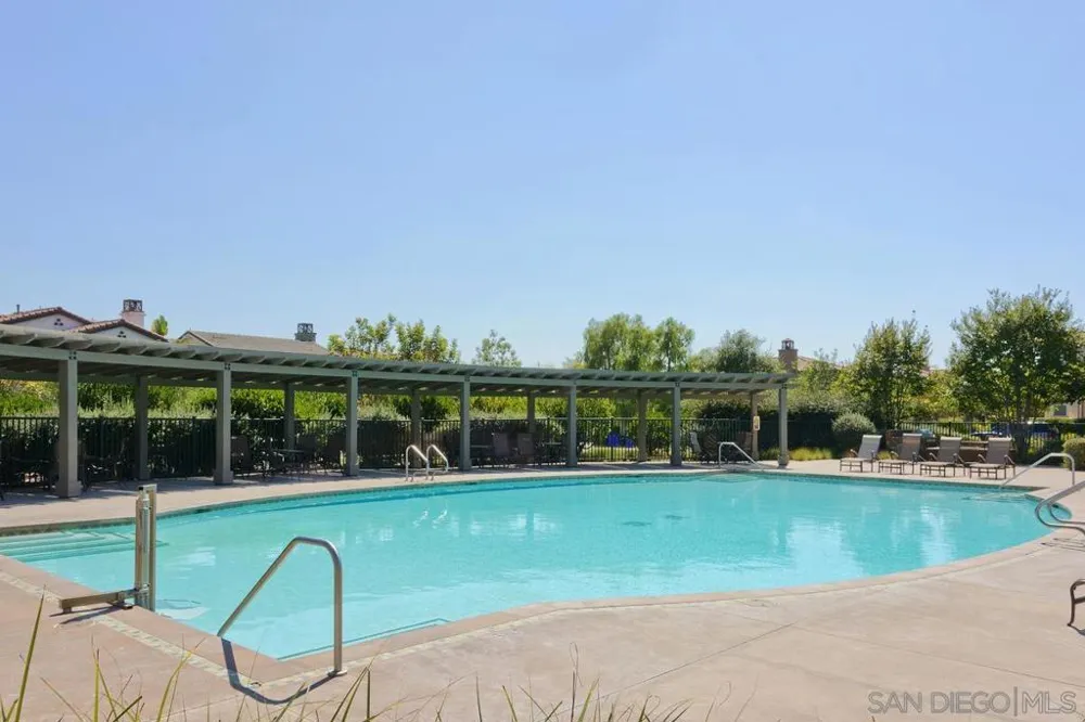 15639 Via Montecristo San Diego, CA 92127