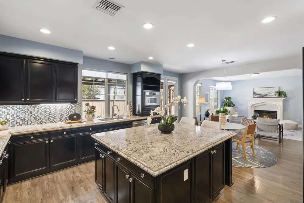 15639 Via Montecristo San Diego, CA 92127