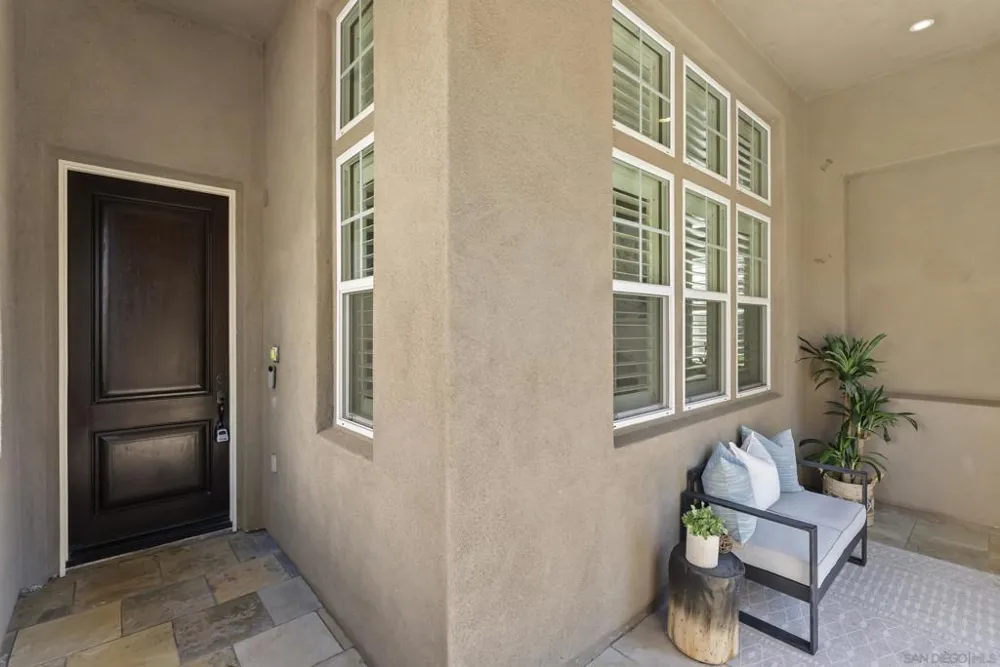 15639 Via Montecristo San Diego, CA 92127