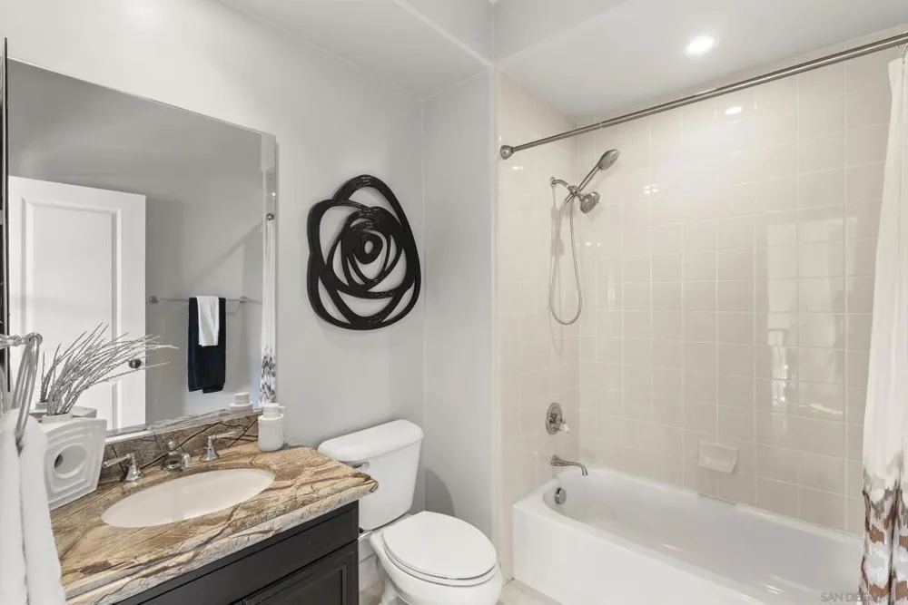 15639 Via Montecristo San Diego, CA 92127
