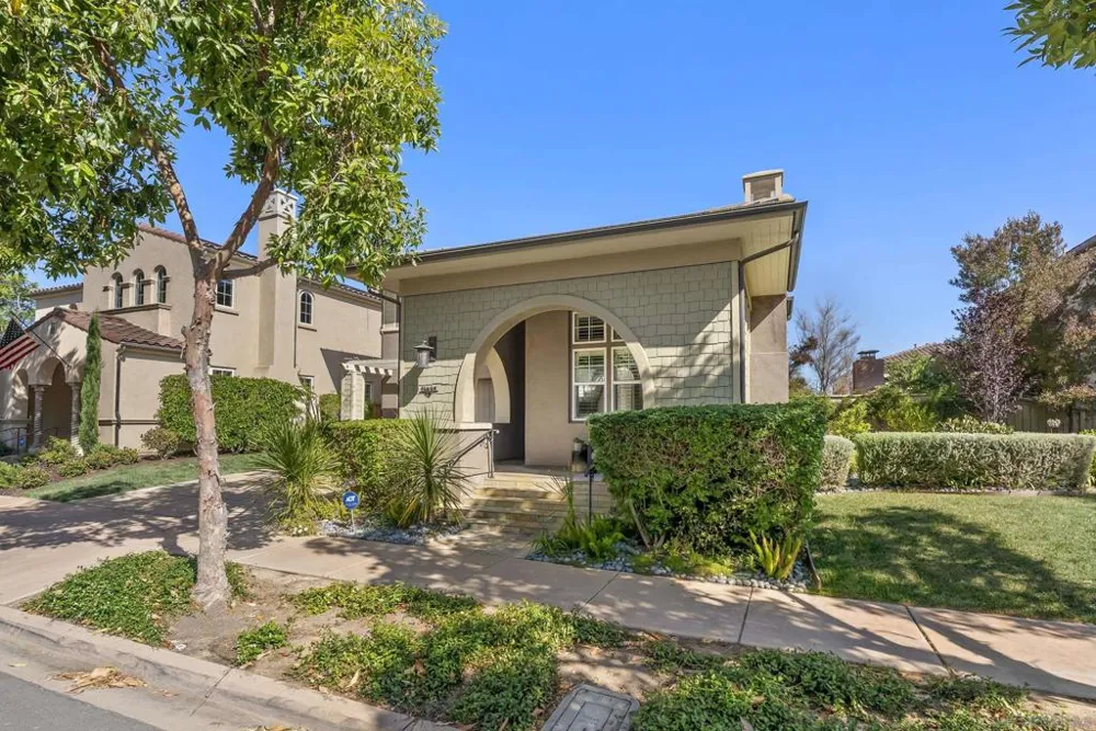 15639 Via Montecristo San Diego, CA 92127