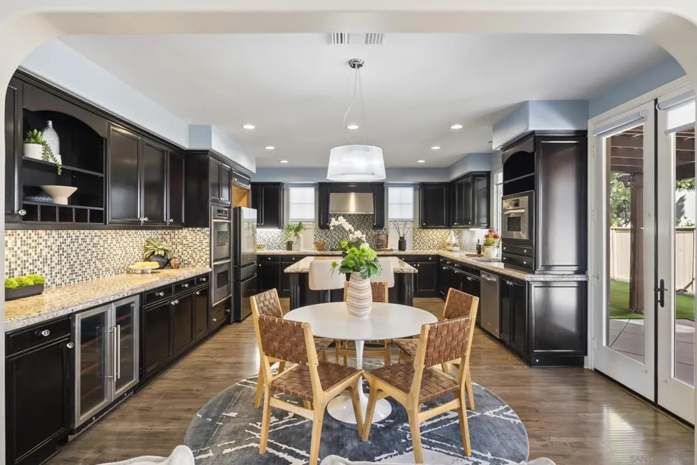 15639 Via Montecristo San Diego, CA 92127