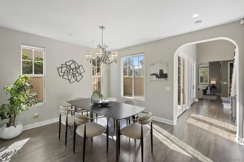 15639 Via Montecristo San Diego, CA 92127