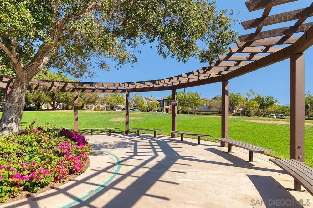 15639 Via Montecristo San Diego, CA 92127
