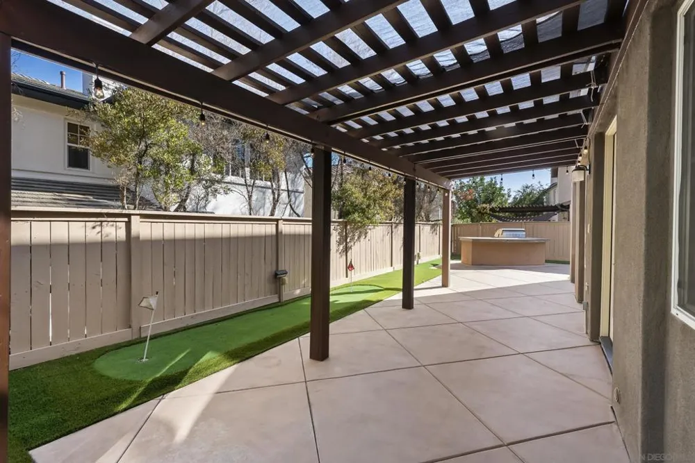 15639 Via Montecristo San Diego, CA 92127