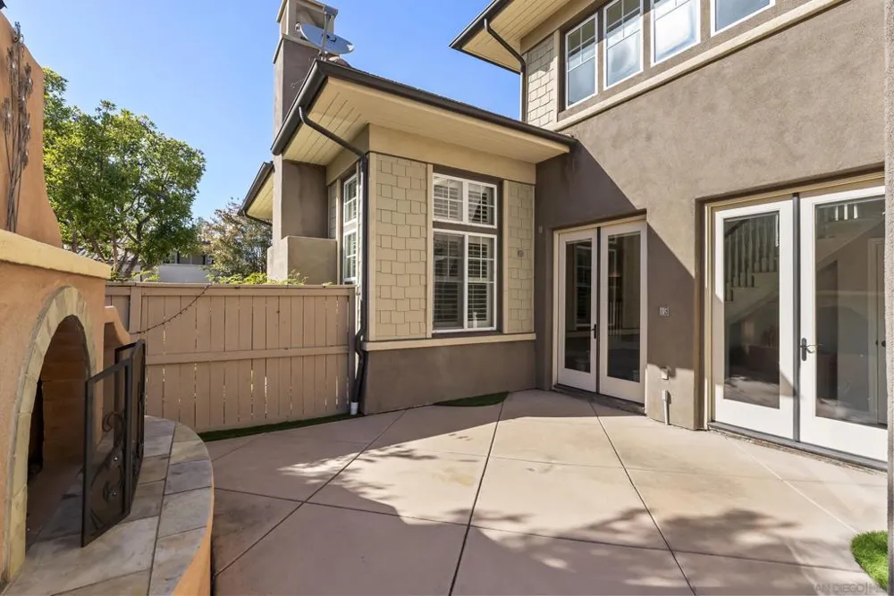 15639 Via Montecristo San Diego, CA 92127