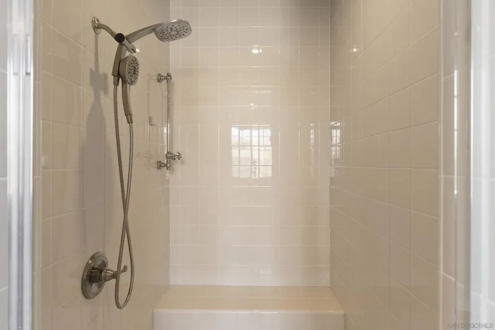 15639 Via Montecristo San Diego, CA 92127