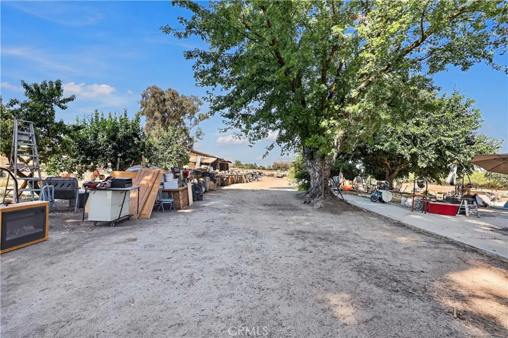 23598 Road 15 3/4 Chowchilla, CA 93610