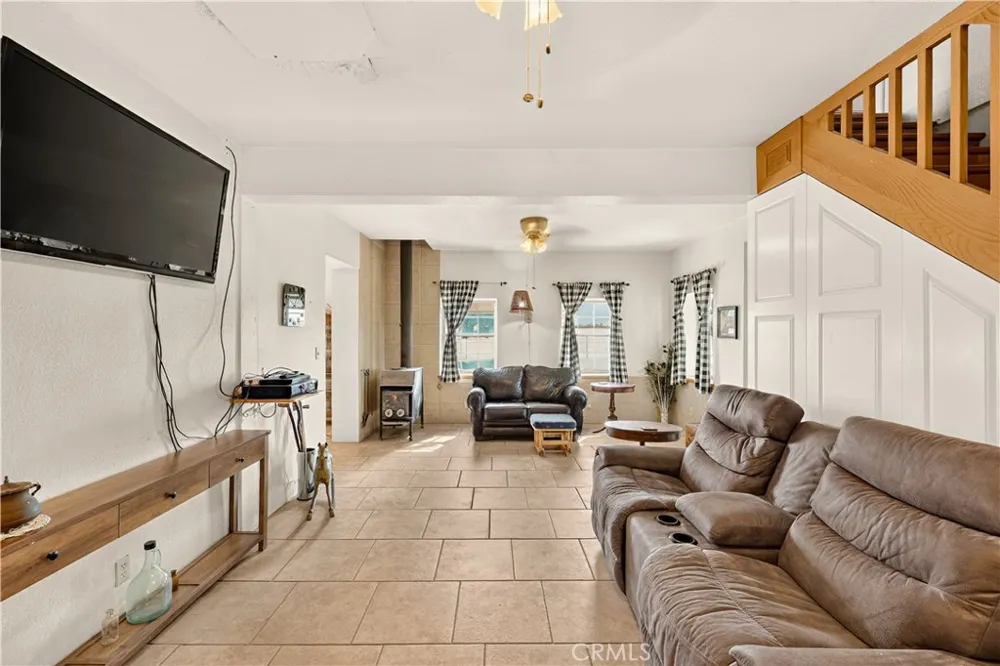 23598 Road 15 3/4 Chowchilla, CA 93610