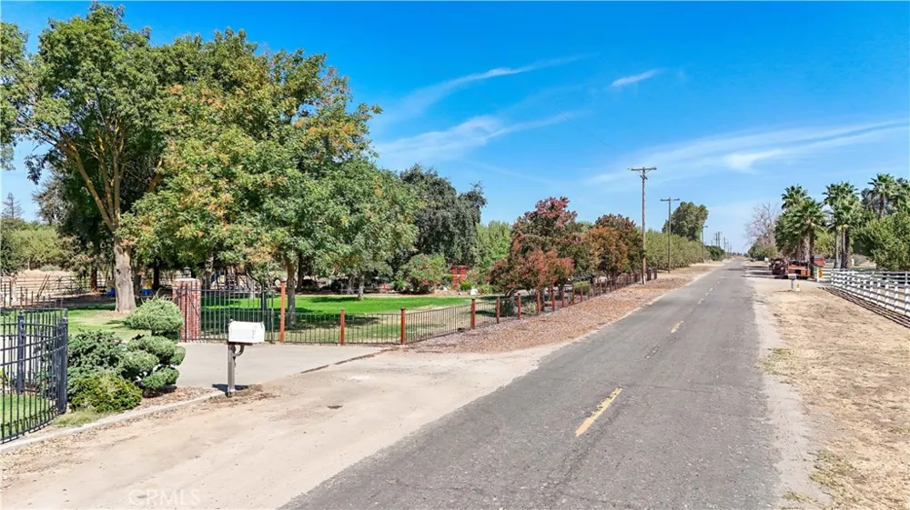 23598 Road 15 3/4 Chowchilla, CA 93610