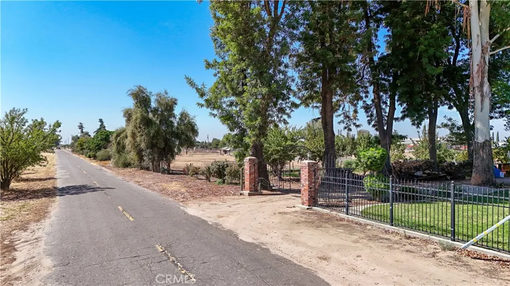 23598 Road 15 3/4 Chowchilla, CA 93610