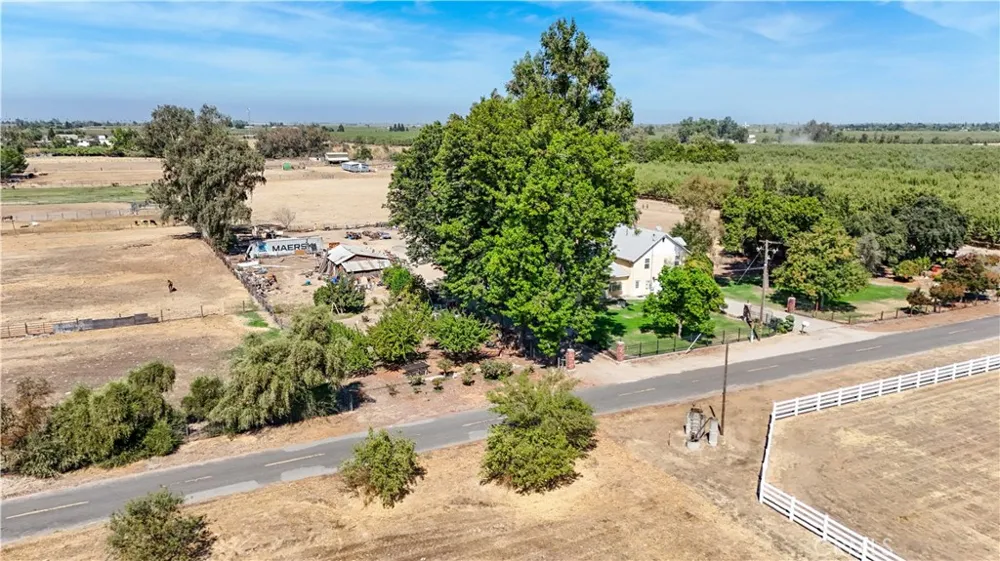 23598 Road 15 3/4 Chowchilla, CA 93610