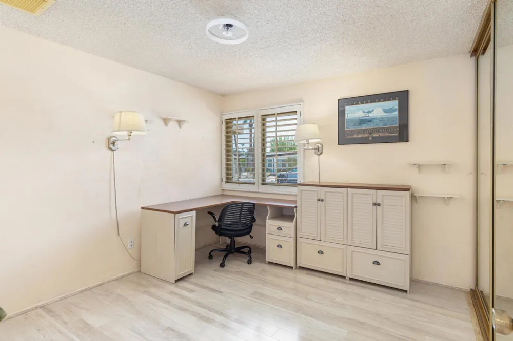 5282 E Lakeside Drive Palm Springs, CA 92264