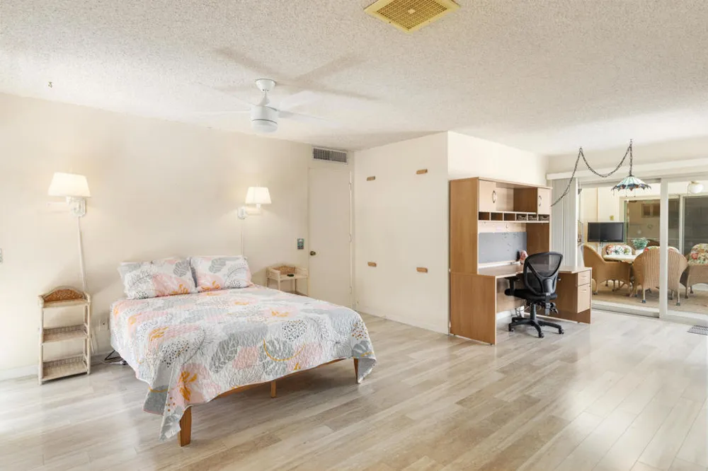 5282 E Lakeside Drive Palm Springs, CA 92264