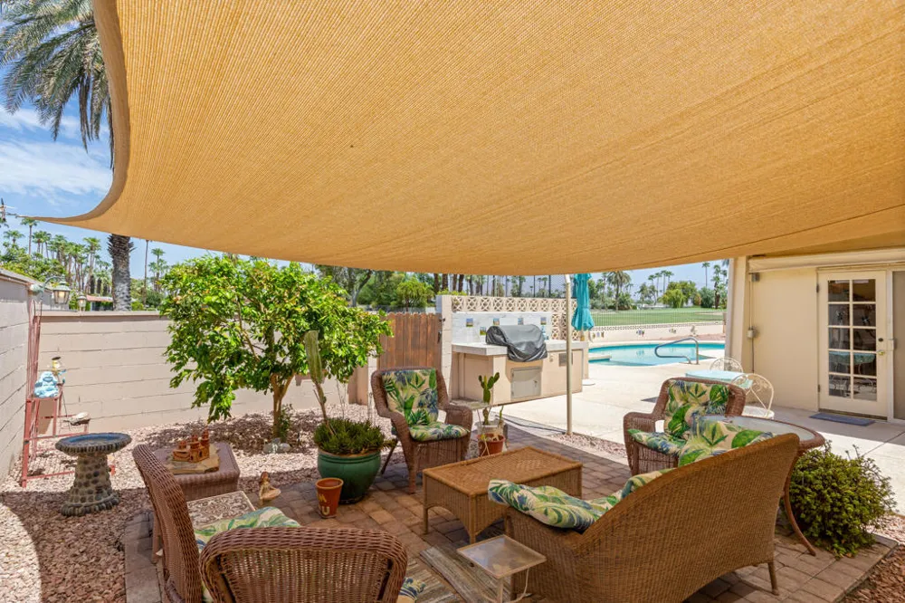 5282 E Lakeside Drive Palm Springs, CA 92264