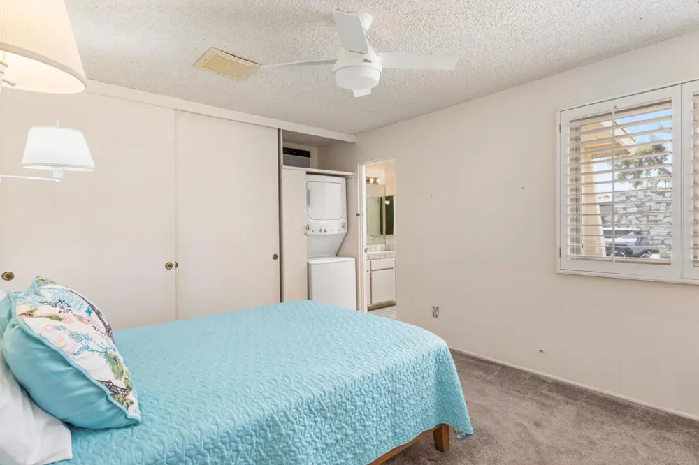 5282 E Lakeside Drive Palm Springs, CA 92264