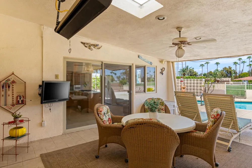 5282 E Lakeside Drive Palm Springs, CA 92264