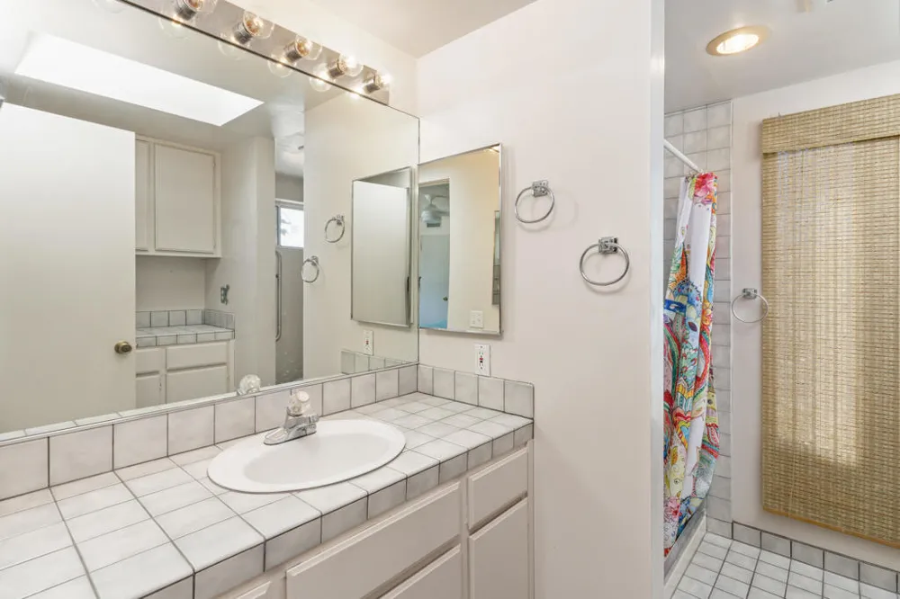5282 E Lakeside Drive Palm Springs, CA 92264