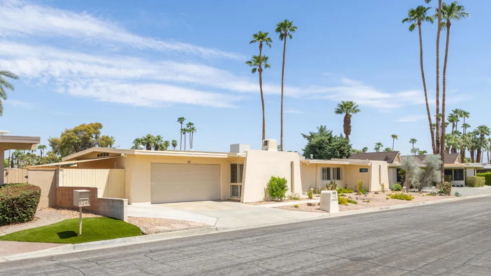 5282 E Lakeside Drive Palm Springs, CA 92264