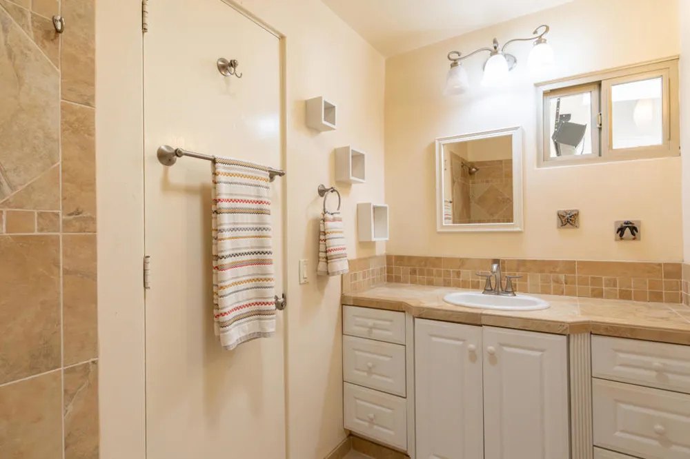 5282 E Lakeside Drive Palm Springs, CA 92264