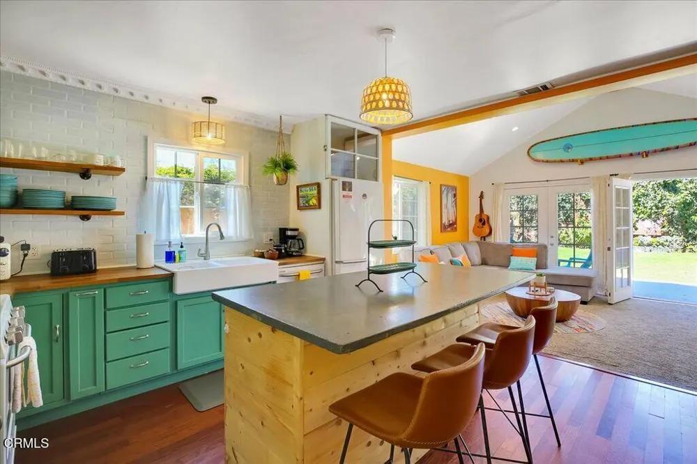 2619 Ocean Avenue Ventura, CA 93003