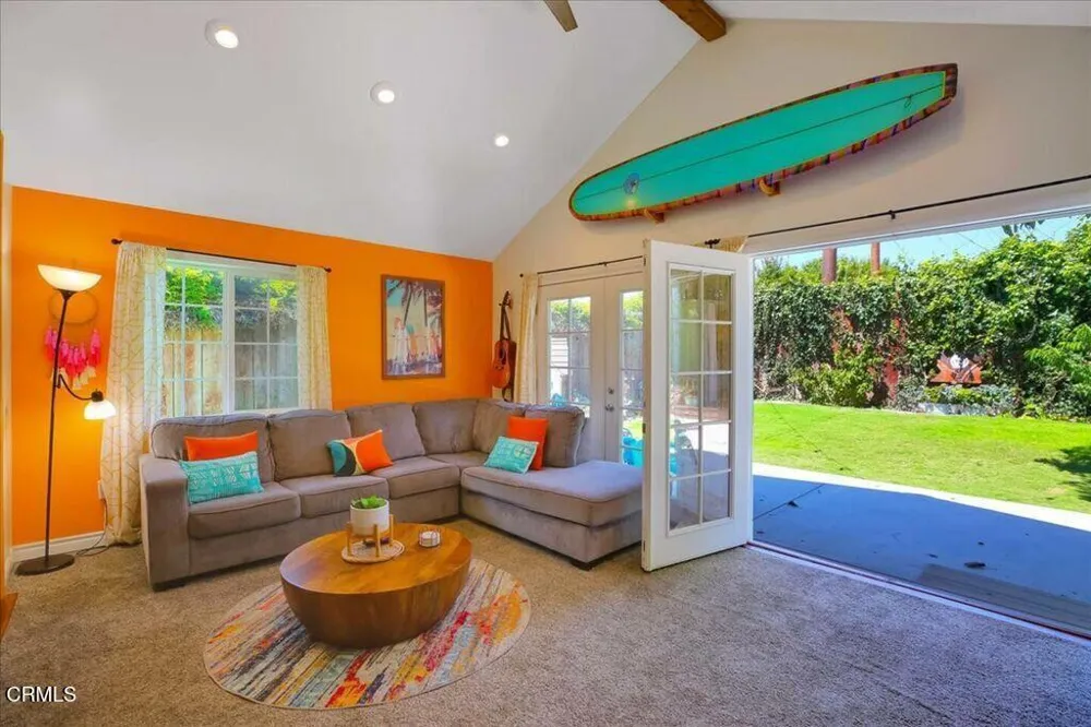 2619 Ocean Avenue Ventura, CA 93003