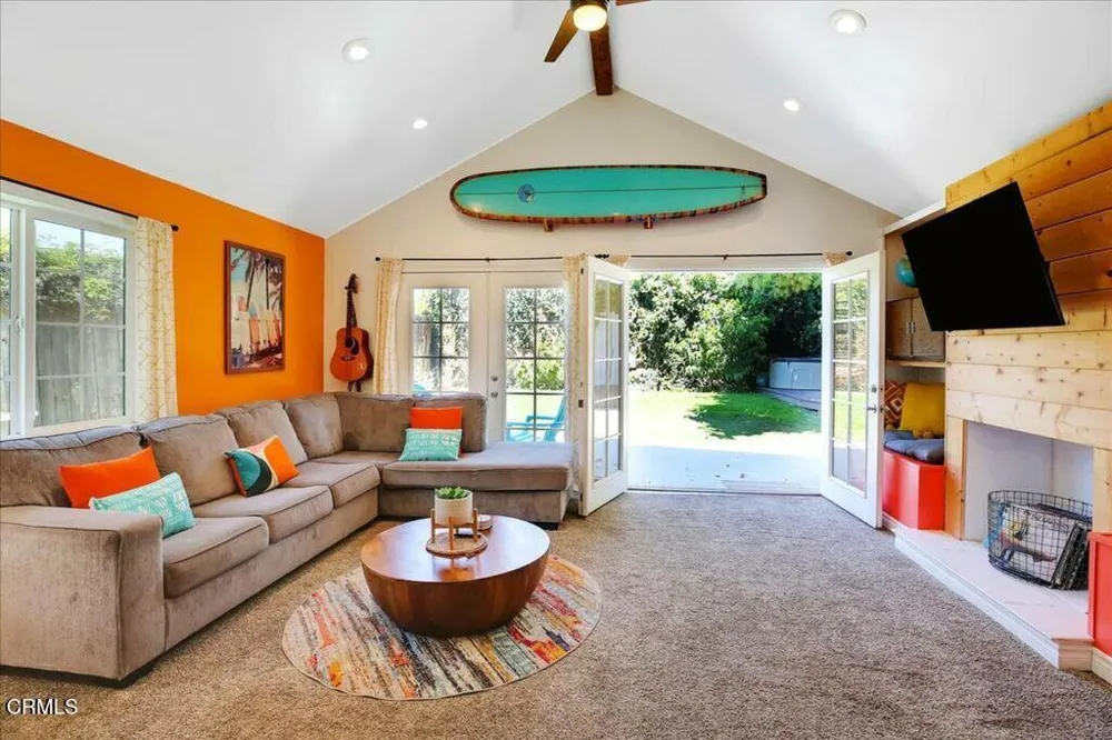 2619 Ocean Avenue Ventura, CA 93003