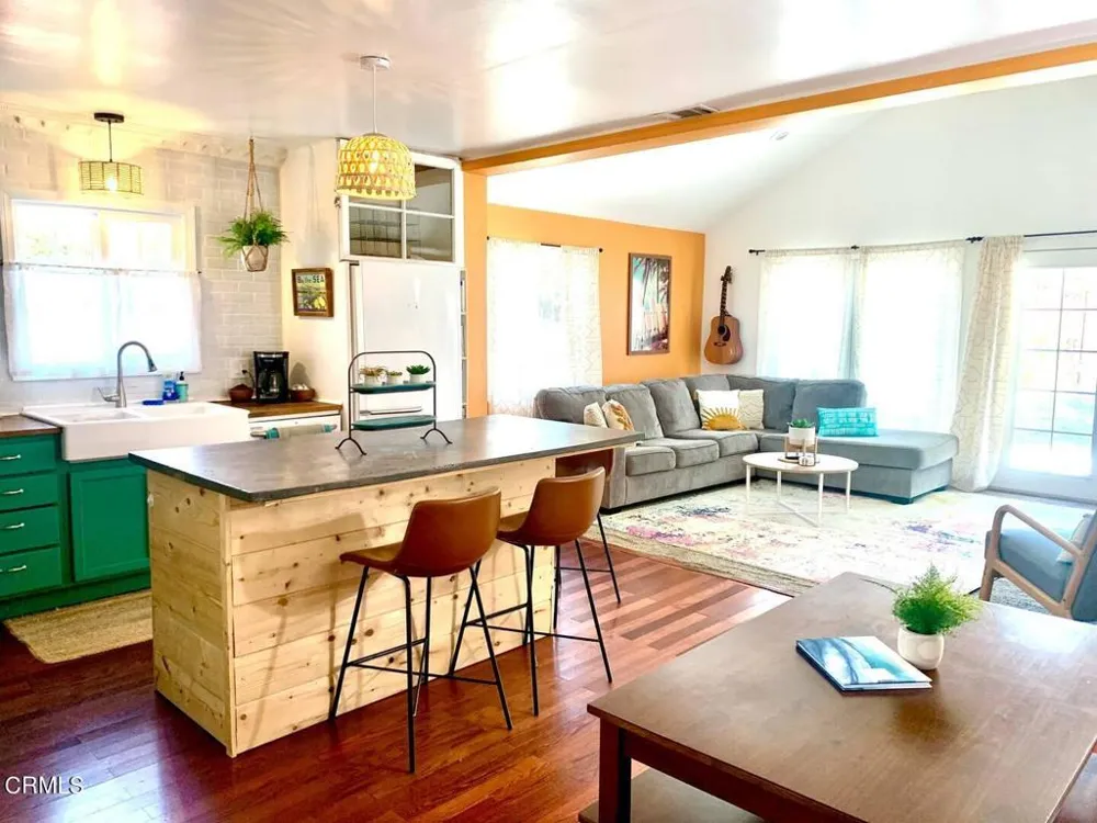 2619 Ocean Avenue Ventura, CA 93003