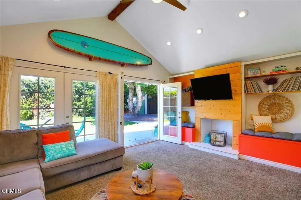 2619 Ocean Avenue Ventura, CA 93003