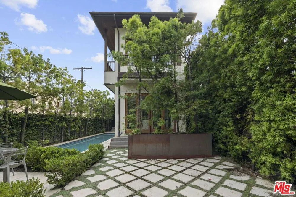 1310 Riviera Avenue Venice, CA 90291