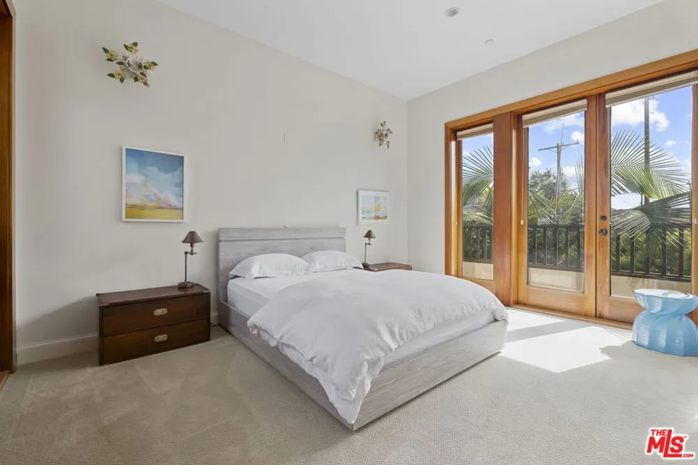 1310 Riviera Avenue Venice, CA 90291