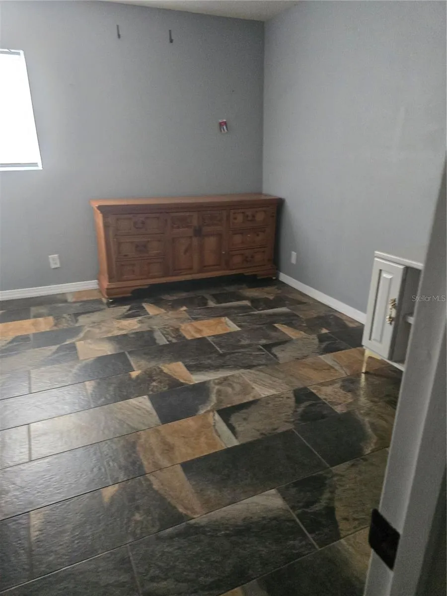 1218 LORIE CIRCLE Brandon, FL 33510