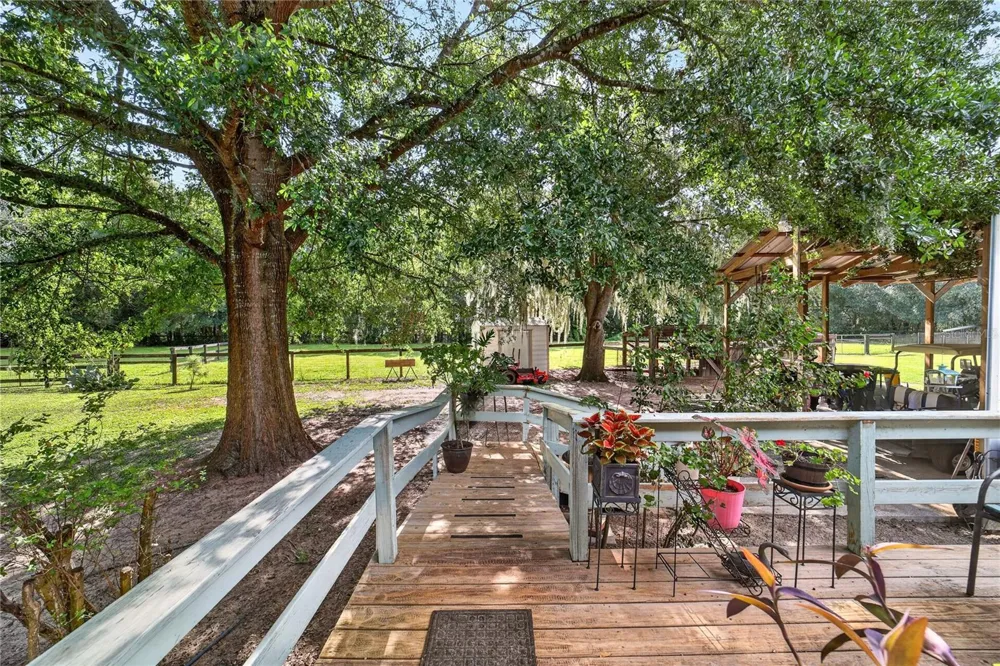 6051 SE 148TH TERRACE Morriston, FL 32668