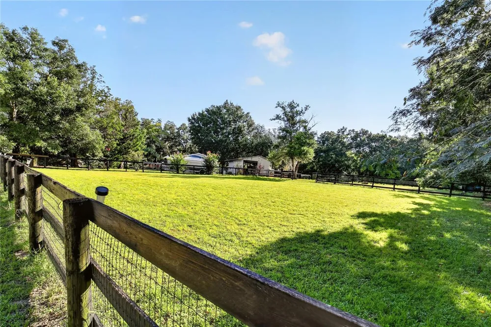 6051 SE 148TH TERRACE Morriston, FL 32668