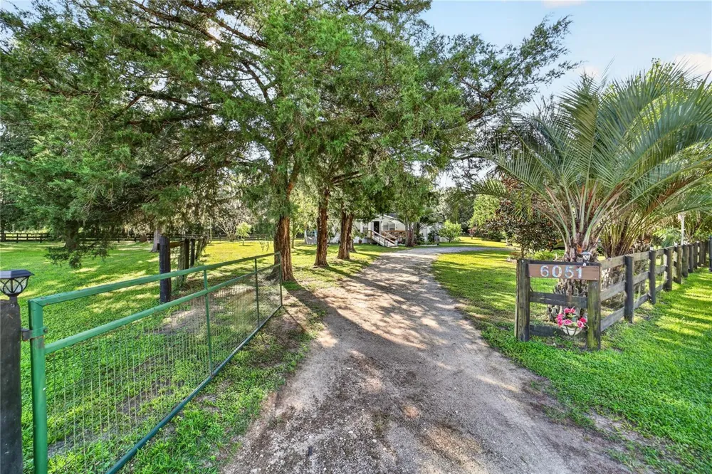 6051 SE 148TH TERRACE Morriston, FL 32668