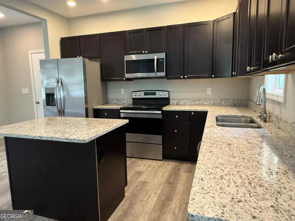 2434 Remington DR Commerce, GA 30529