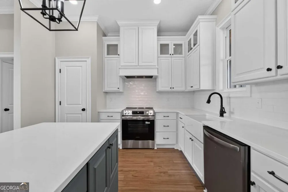 3634 Highway 121 Blackshear, GA 31516