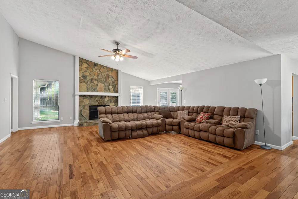 8340 Beechwood TRCE Riverdale, GA 30274