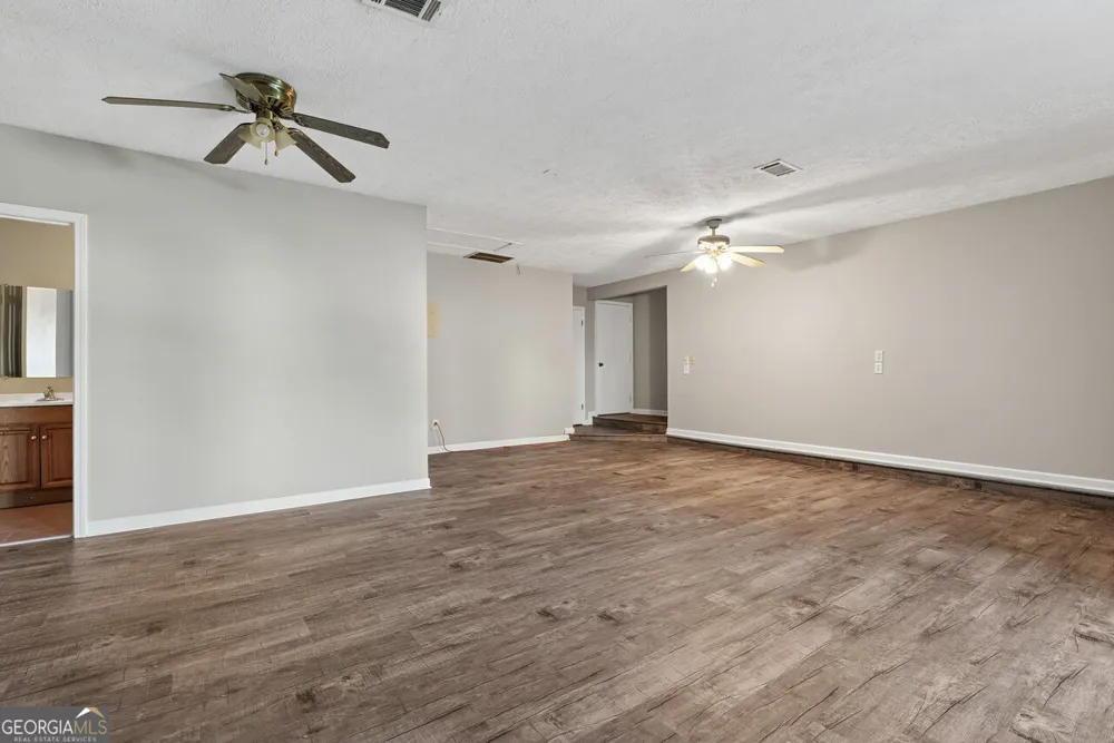 8340 Beechwood TRCE Riverdale, GA 30274