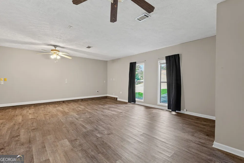 8340 Beechwood TRCE Riverdale, GA 30274