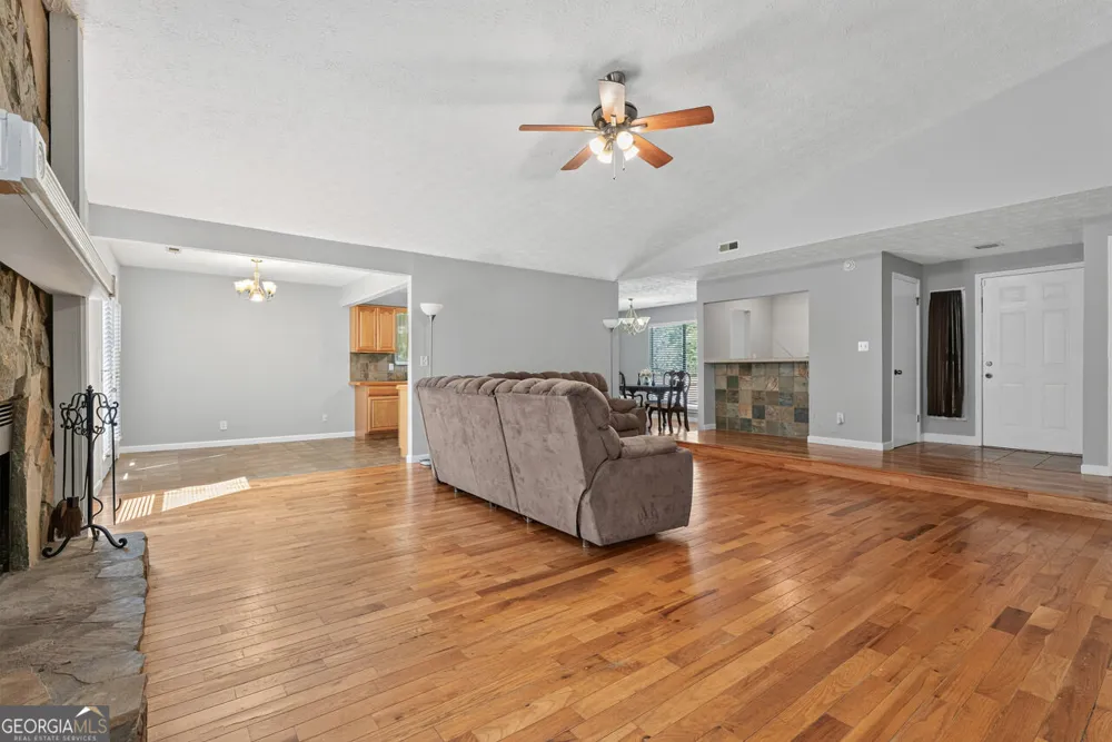 8340 Beechwood TRCE Riverdale, GA 30274