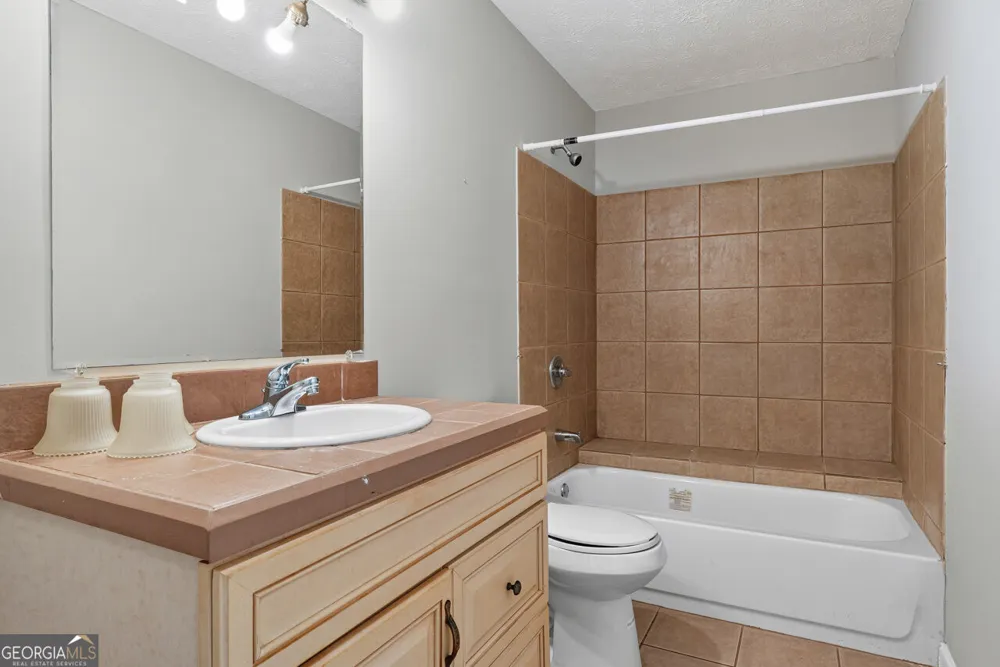 8340 Beechwood TRCE Riverdale, GA 30274