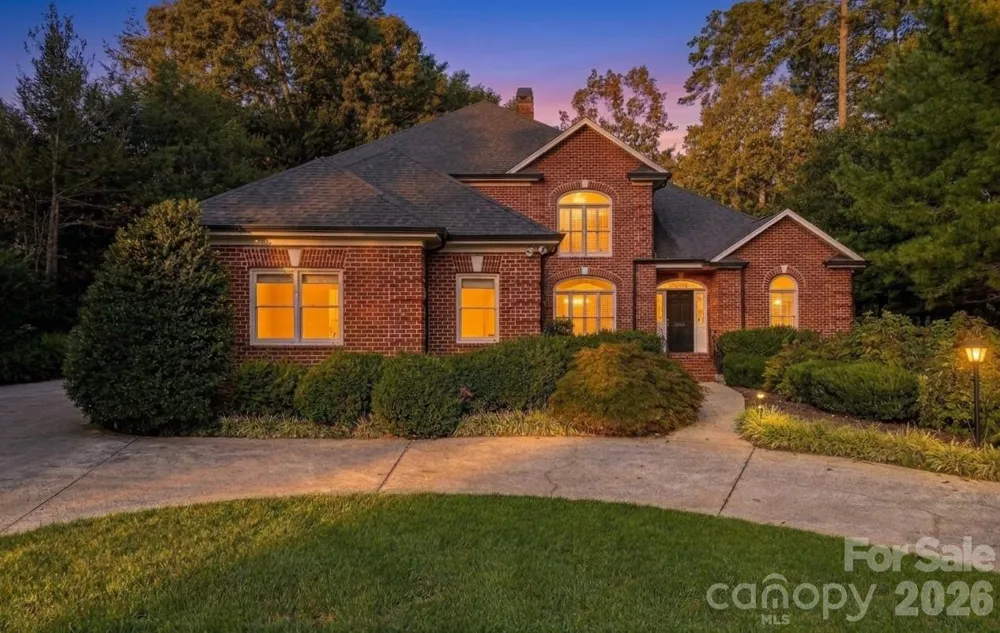 1515 8th Street NW Hickory, NC 28601