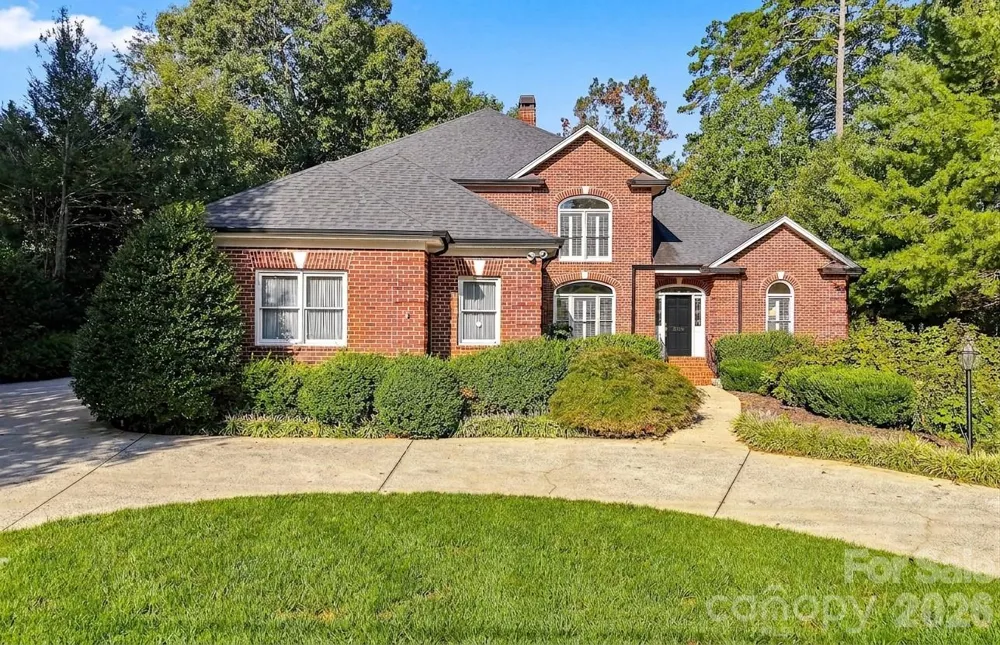 1515 8th Street NW Hickory, NC 28601