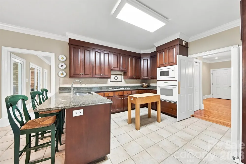 1515 8th Street NW Hickory, NC 28601